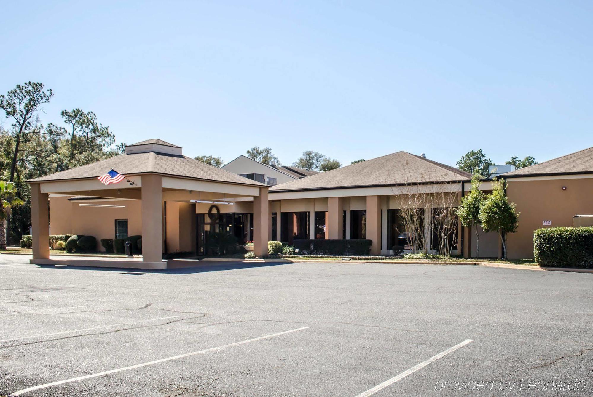 Quality Inn & Suites Pensacola Bayview Ferry Pass Exterior foto